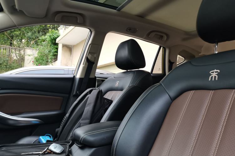 Used BYD Song 2016 Gaishi Edition 1.5TID Automatic Luxury Model Left Front Seat