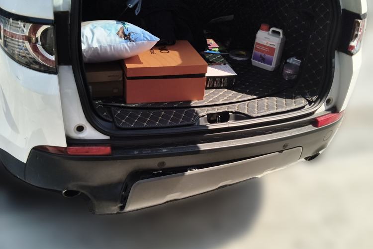 Used Land Rover Discovery Sport 2018 240 PS SE Version Trunk