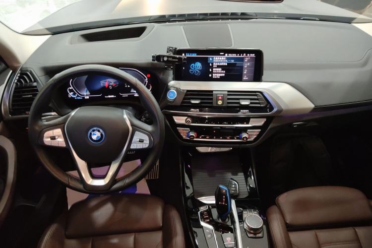 Used BMW iX3 2021 Leading Type Center Console