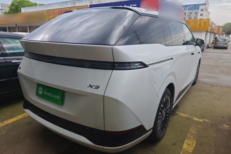 Used XPeng X9 2025 740 Ultra-Long Range Max Rear Right 45 Deg