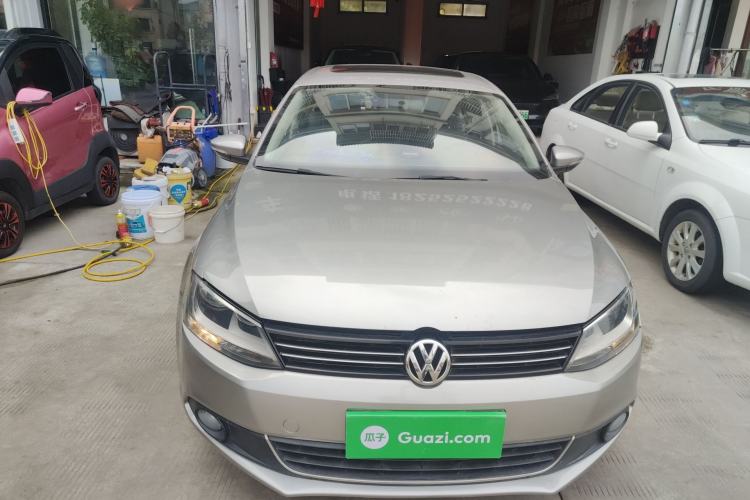 Used Volkswagen Sagitar 2014 1.6L Manual Comfort Model
