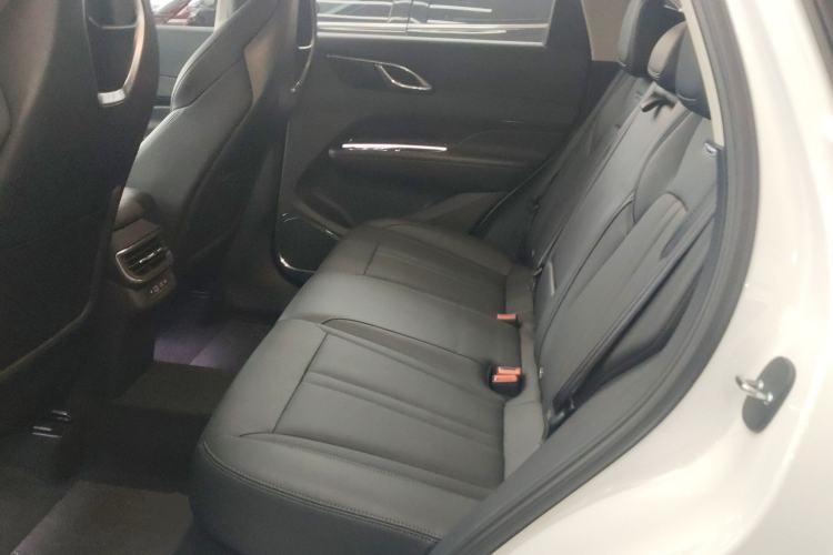Used Hongqi HS3 2023 1.5T Two-Wheel Drive Shanwei Edition Left Rear Seat