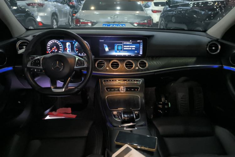 Used Mercedes-Benz E-Class 2016 E 200 L Sport Edition Center Console