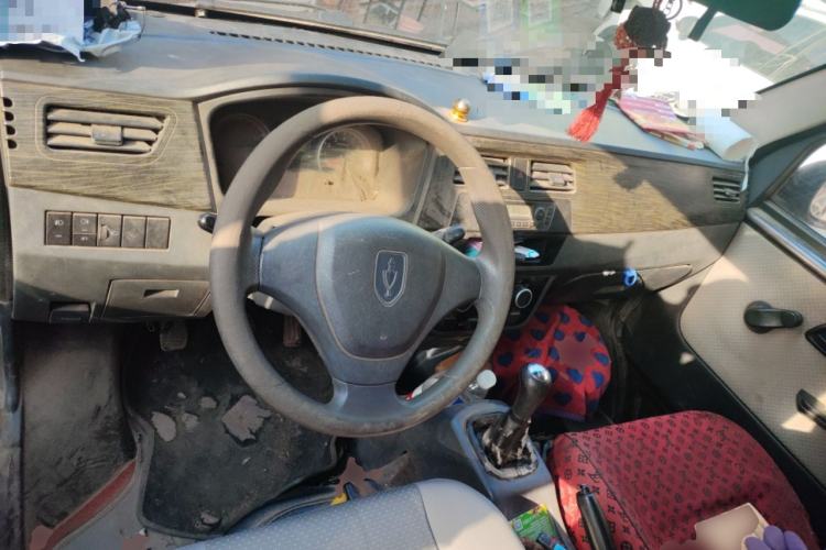 Used Jinbei Hiace X30 2013 1.3L Standard Version Center Console