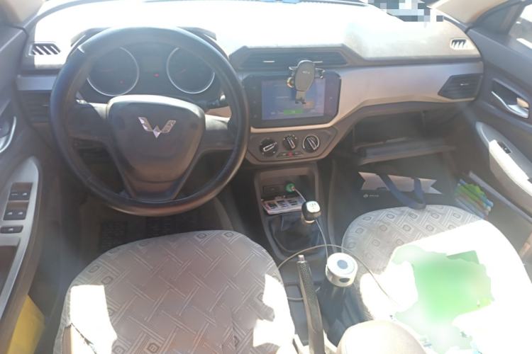 Used Wuling Hongguang 2018 1.5L S Comfort Model L2B
