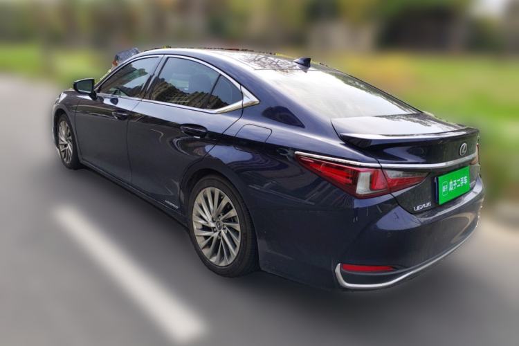 Used Lexus ES 2018 300h Executive Version China V Standard
