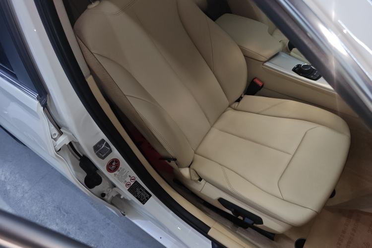 Used BMW 3 Series 2014 320Li Fashion Model Right Front Seat