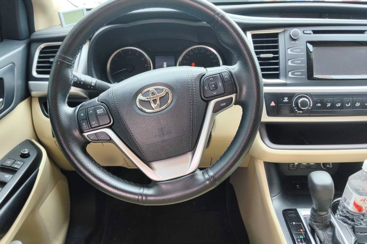 Used Toyota Highlander 2018 2.0T Two-Wheel Drive Elite Edition 7 Seats Emission Standard China V
