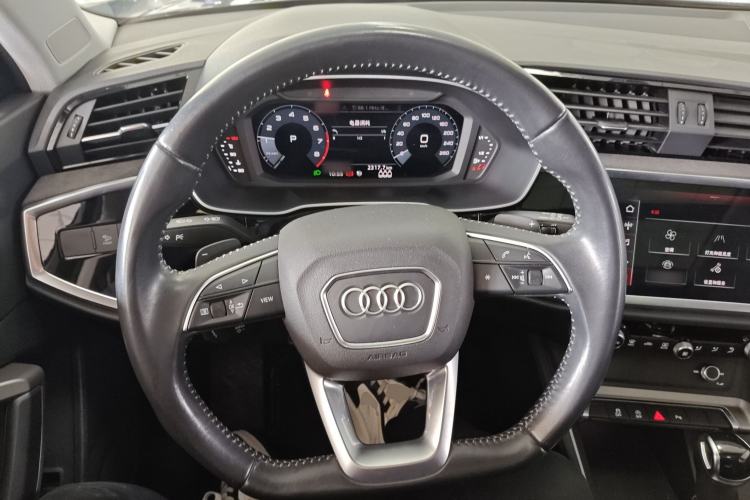 Used Audi Q3 2020 35 TFSI Fashion Dynamic Model
