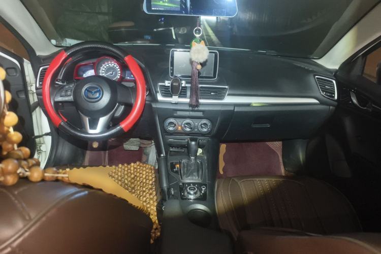 Used Mazda 3 Axela 2016 Sedan 1.5L Automatic Comfort Model
