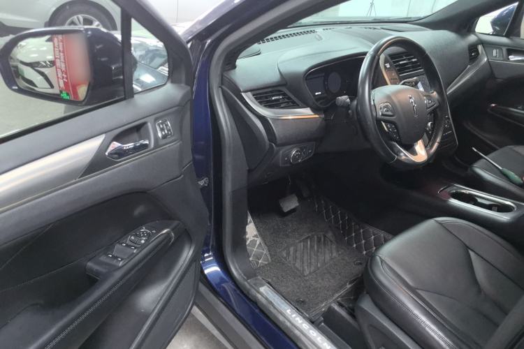 Used Lincoln MKC 2017 2.0T Two-Wheel Drive Deluxe Edition Driver Seat