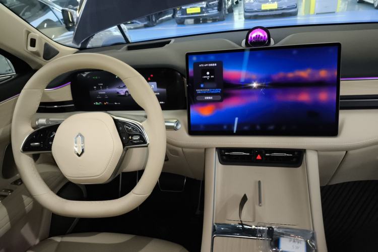 Used Hima AITO M5 2024 Extended-Range Max RS Four-Wheel Drive Advanced Intelligent Driving Version Center Console