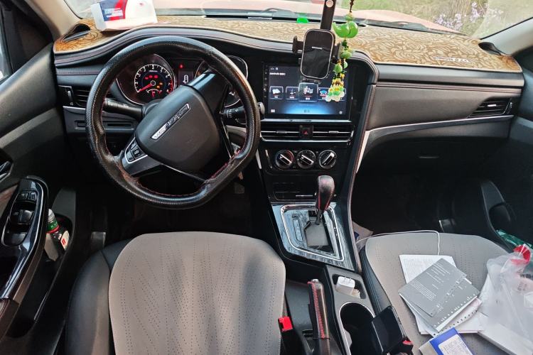 Used Venucia T70 2018 2.0L CVT Smart Edition
