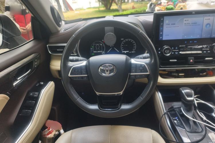 Used Toyota Highlander 2022 Dual-Engine 2.5L Four-Wheel Drive Supreme Edition 7-Seater Steering Wheel