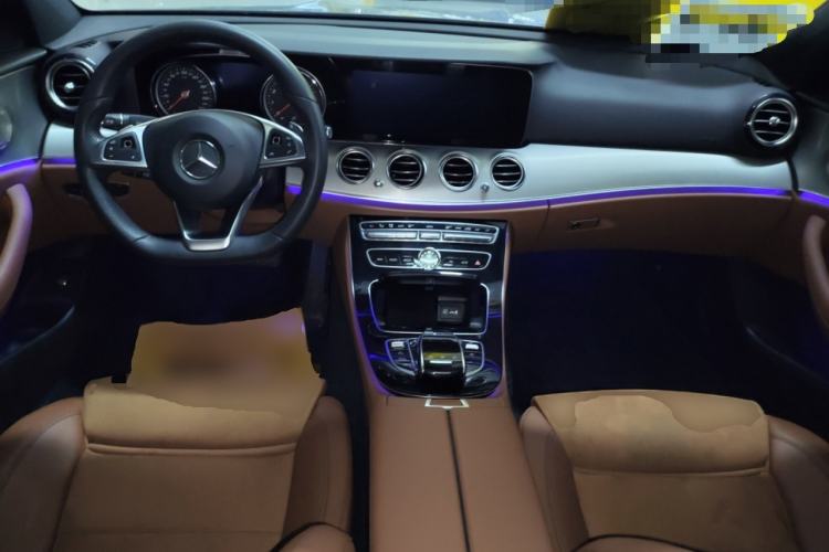 Used Mercedes-Benz E-Class 2017 Facelift E 200 Sport 4MATIC Center Console