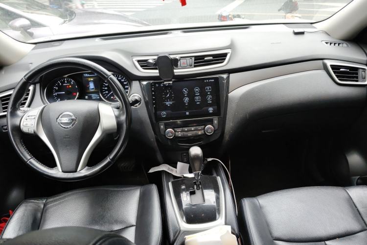 Used Nissan X-Trail 2014 2.0L CVT Comfort Edition 2WD Center Console