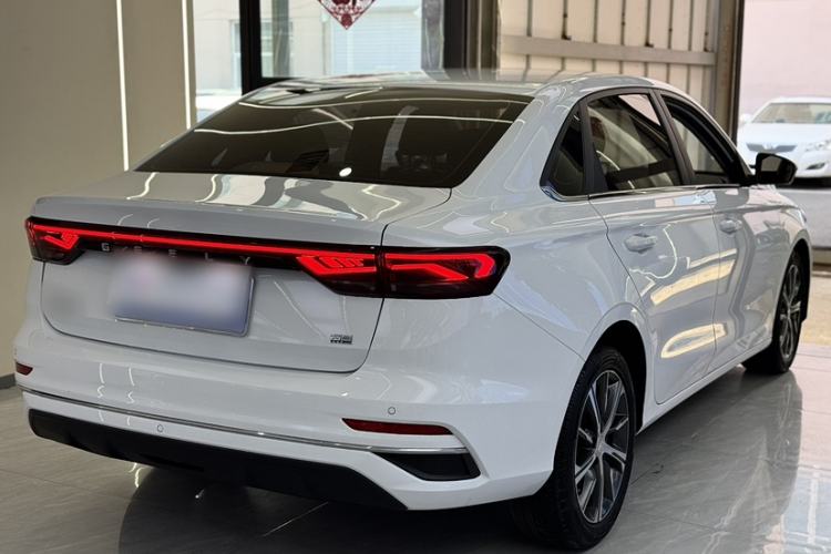 Used Geely Auto Emgrand 2023 4th Generation Champion Edition 1.5L CVT Prestige Model Exterior 4