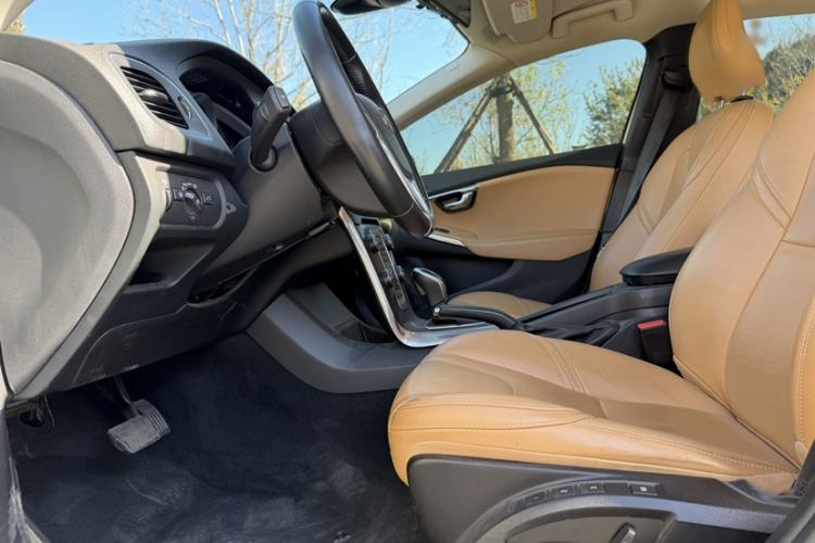 Used Volvo V40 2018 T3 Zhiyi Edition