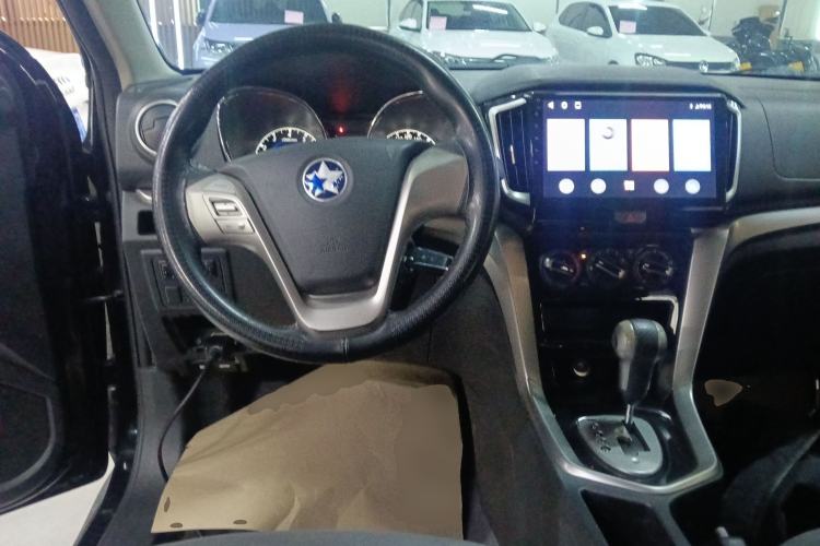 Used Venucia T70 2016 2.0L CVT Smart Choice Edition
