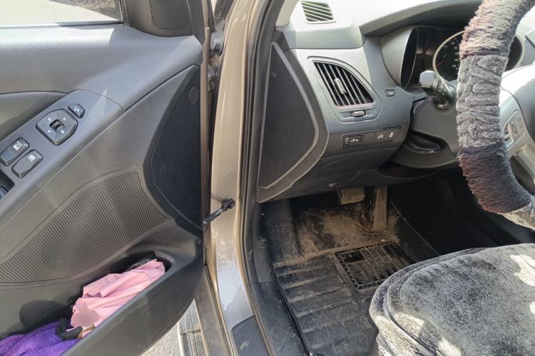 Used Hyundai ix35 2013 2.0L Automatic Two-Wheel Drive Smart GLS China V Standard
