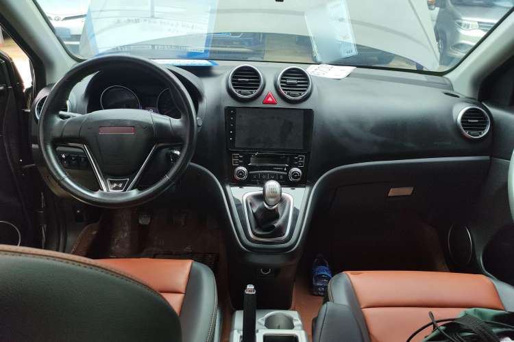 Used Haval H6 2014 Upgraded Model 2.0T Diesel Manual Two-Wheel Drive Urban Version