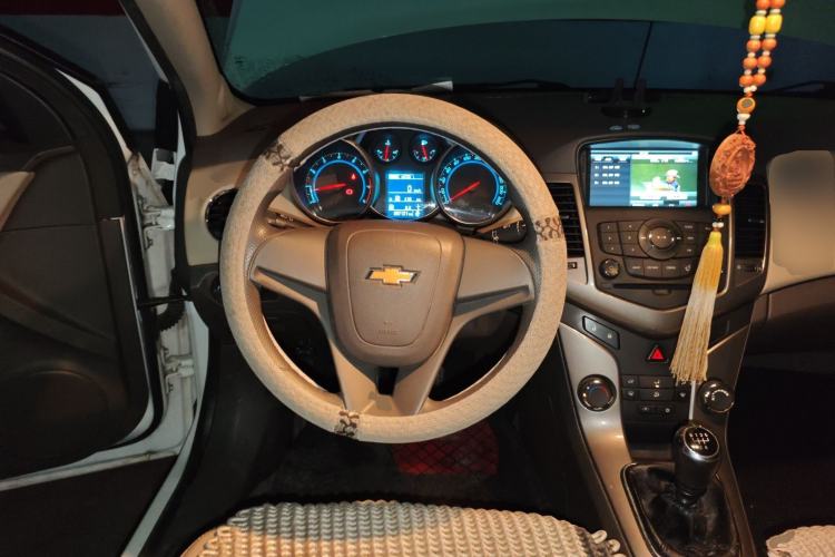Used Chevrolet Cruze 2015 1.5L Classic SE MT Steering Wheel