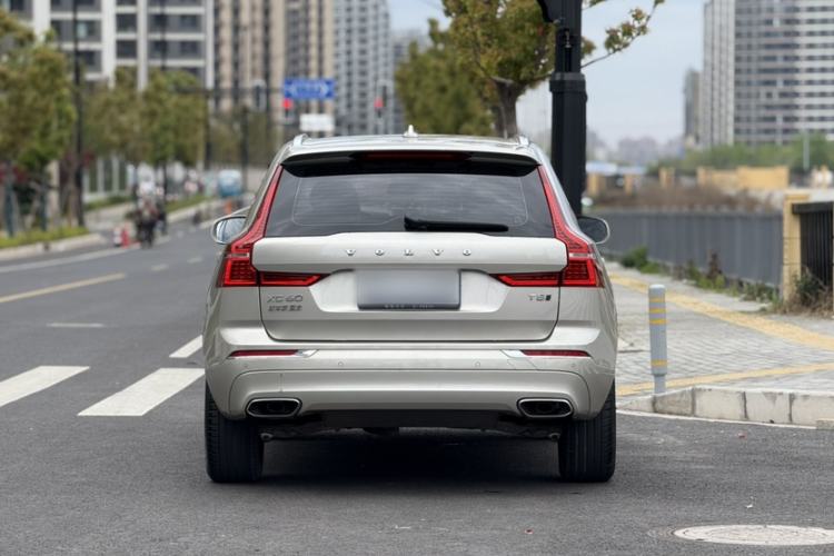 Used Volvo XC60 2021 T5 4x4 Smart Luxury Edition Exterior 6