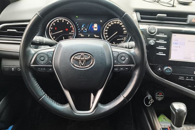 Used Toyota Camry 2018 2.0G Luxury Edition
