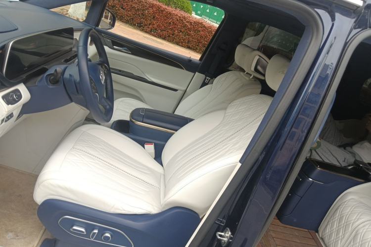 Used Buick GL8 2020 Avenir Avia Four-Seat Luxury Edition
