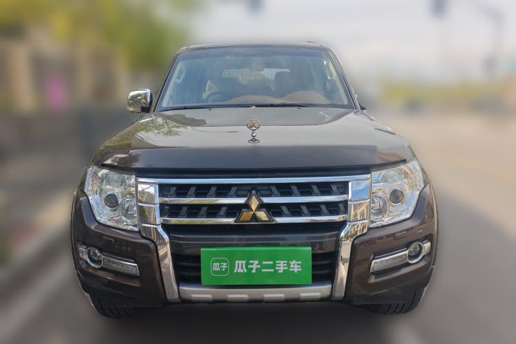 Used Mitsubishi Pajero  Front