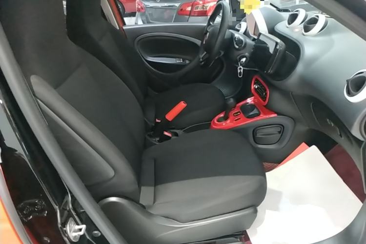 smart forfour 2018 1.0L 52 kW Dynamic Edition مستعملة