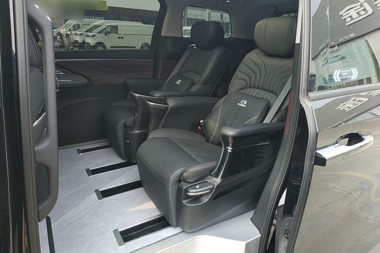 Used GAC Trumpchi M8 2024 Master Series 400T Prestige Edition Left Rear Seat
