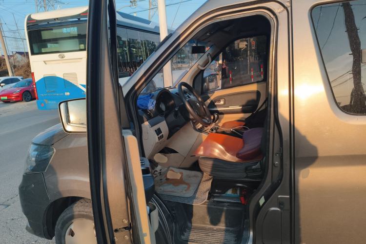 Used CHANGAN KAICHENG Ruixing M90 2017 2.0L Value Edition High-Roof 6-Seater Dual-Swing Doors 4G94S