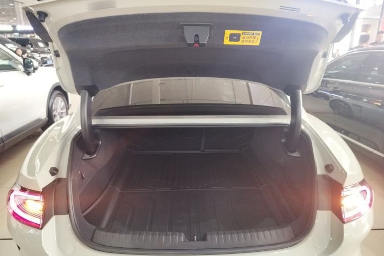 Used Xiaomi Auto SU7 2024 Rear-Drive Long-Range Intelligent Driving Version Trunk