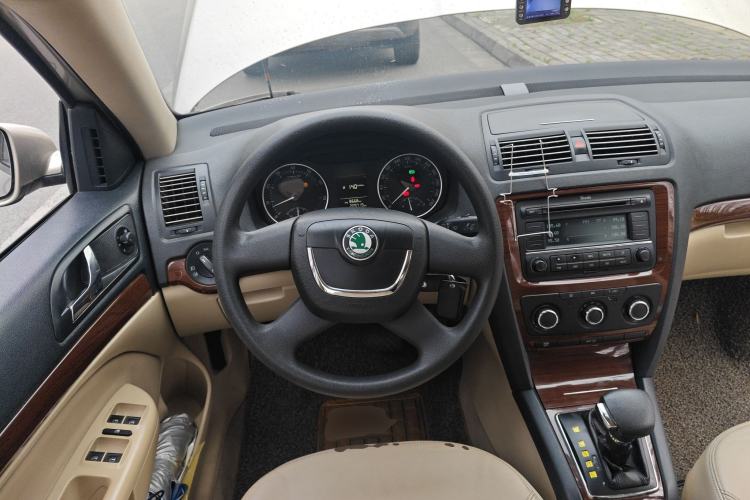 Used Skoda Octavia 2010 2.0L Automatic Yijun Edition