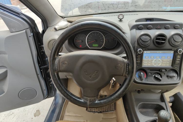 Used Wuling Hongguang 2013 1.5L Base Version
