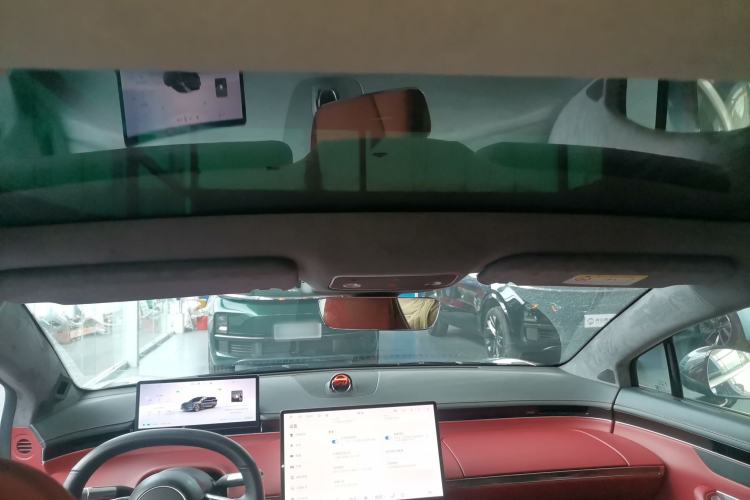 Used Hima Luxeed S7 2025 855 km Max
