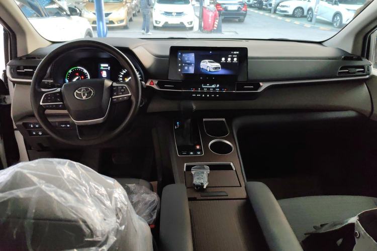 Used Toyota Sienna 2024 2.5L Hybrid Comfort Edition