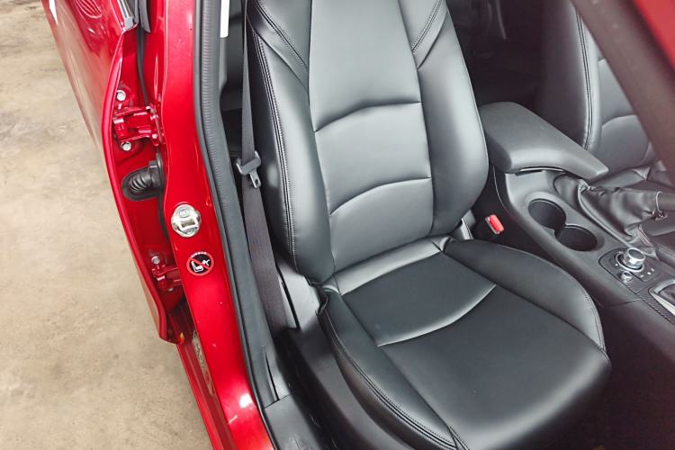 Used Mazda 3 Axela 2014 Sedan 1.5L Automatic Luxury Model Right Front Seat