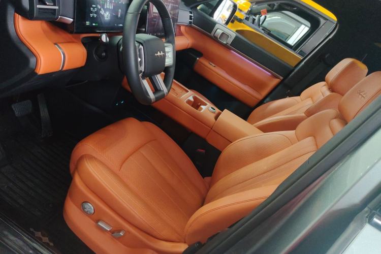 Used Formula Leopard Tai 7 2025 Model 190 km Four-Wheel Drive Max Edition Interior 1