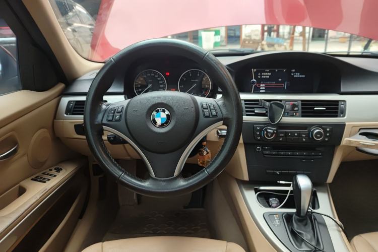 Used BMW 3 Series 2010 320i Luxury Model Steering Wheel