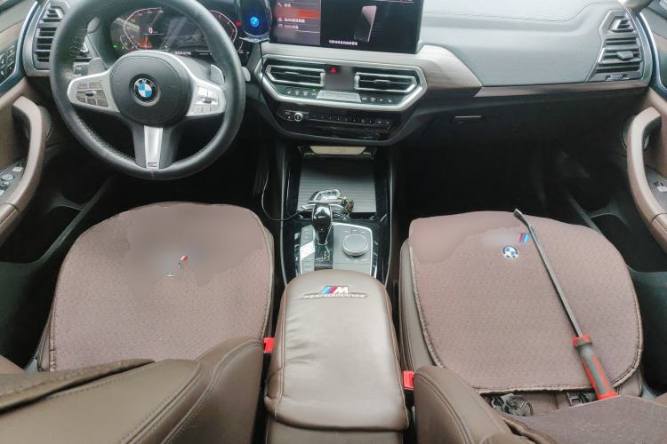 Used BMW X3 2022 Second Facelift xDrive30i Leading Edition M Night Sky Package Center Console