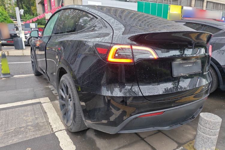 Used Tesla Model Y 2021 Long-Range All-Wheel-Drive Version 3D7
