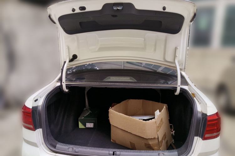 Used Volkswagen Lavida 2017 1.6L Automatic Comfort Edition
