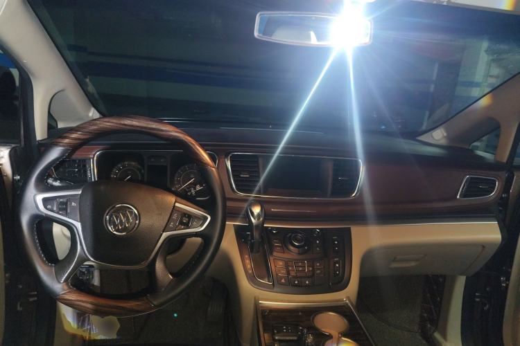 Used Buick GL8 2017 25S Luxury Version China V Standard Center Console