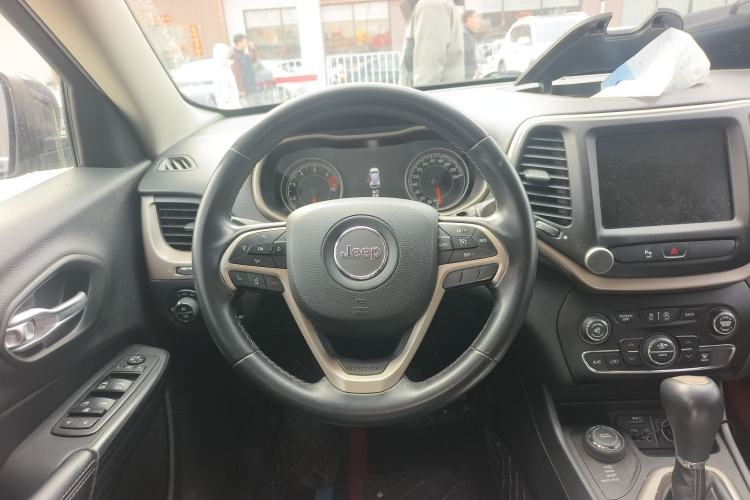 Used Jeep Cherokee 2016 2.4L Professional Smart Version