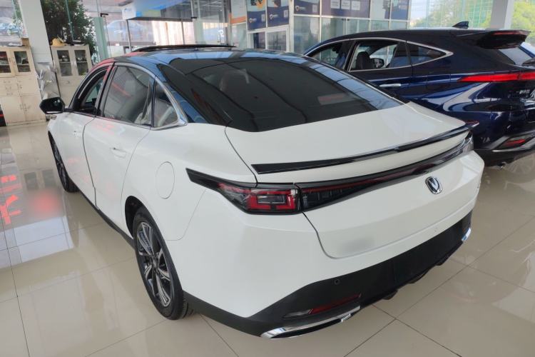 Used CHANGAN Eado 2025 Blue Whale 1.5T 500Bar Prestige Model