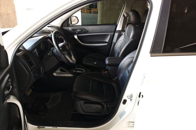 Used CHANGAN CS35 2015 1.6L Automatic Luxury Model China V Standard
