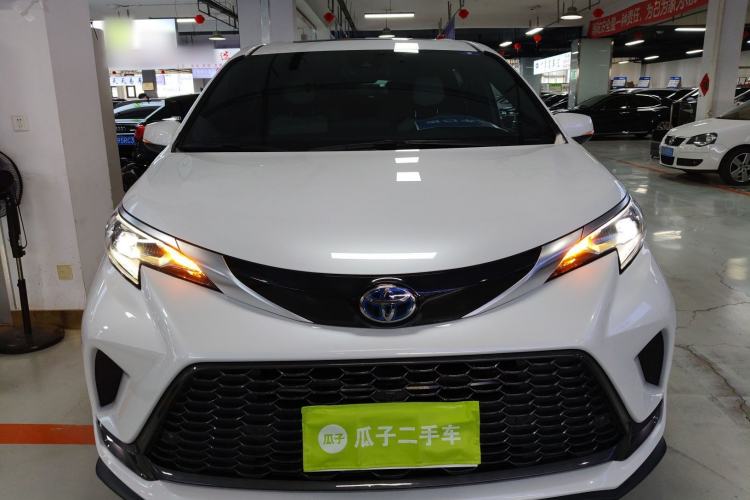 Used Toyota Granvia 2023 2.5L Hybrid Prestige PLUS Edition Front