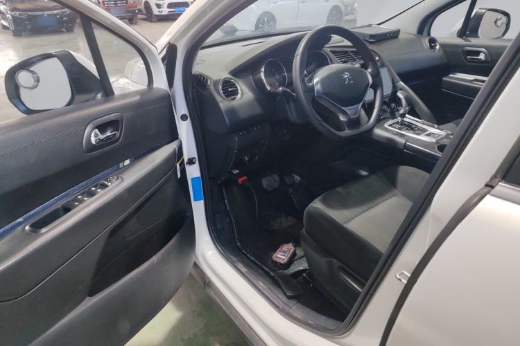 Used Peugeot 3008 2015 2.0L Automatic Classic Edition
